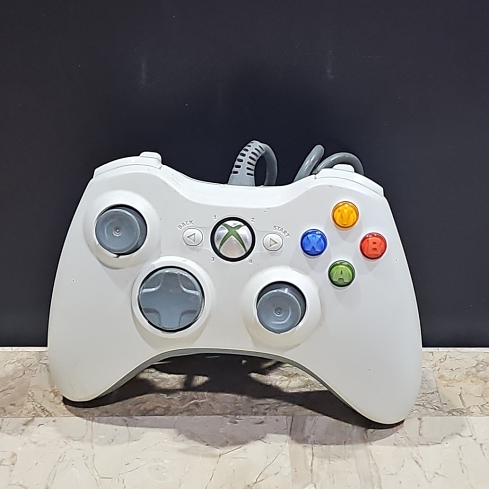 Microsoft Xbox 360 Wired Controller‎ White Works Great